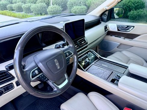 Used 2018 Lincoln Navigator L Reserve w/ Technology Package AWD/4WD image 5