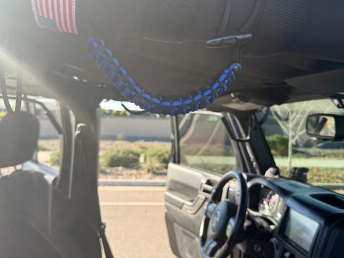 Used 2013 Jeep Wrangler Unlimited Sport image 9