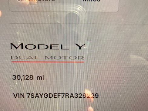 Used 2024 Tesla Model Y Performance AWD/4WD image 11