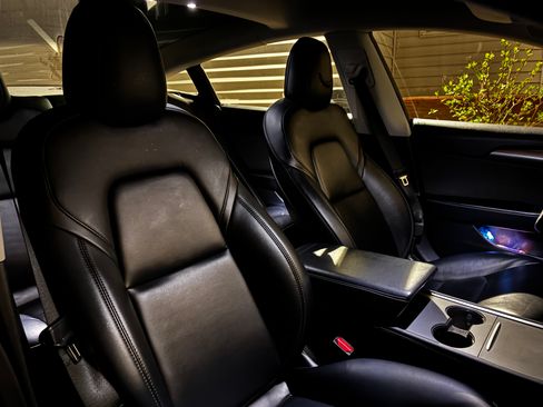 Used 2022 Tesla Model 3 Long Range AWD/4WD image 8