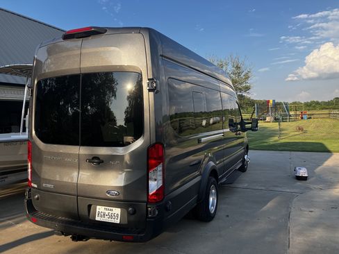 Used 2019 Ford Transit 350 XLT image 4