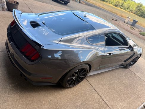 Used 2018 Ford Mustang Shelby GT350 w/ Electronics Package RWD image 5