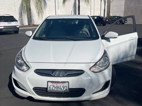 Used 2013 Hyundai Accent GS image 1