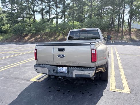 Used 2008 Ford F350 Lariat RWD image 5