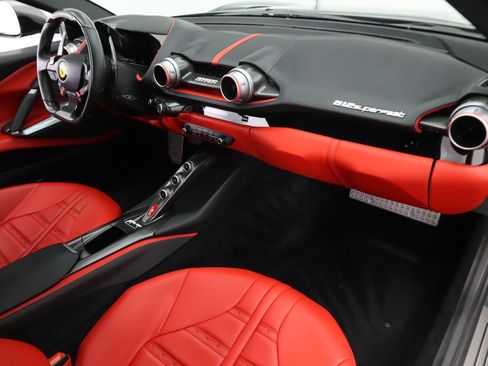 Used 2018 Ferrari 812 Superfast image 6
