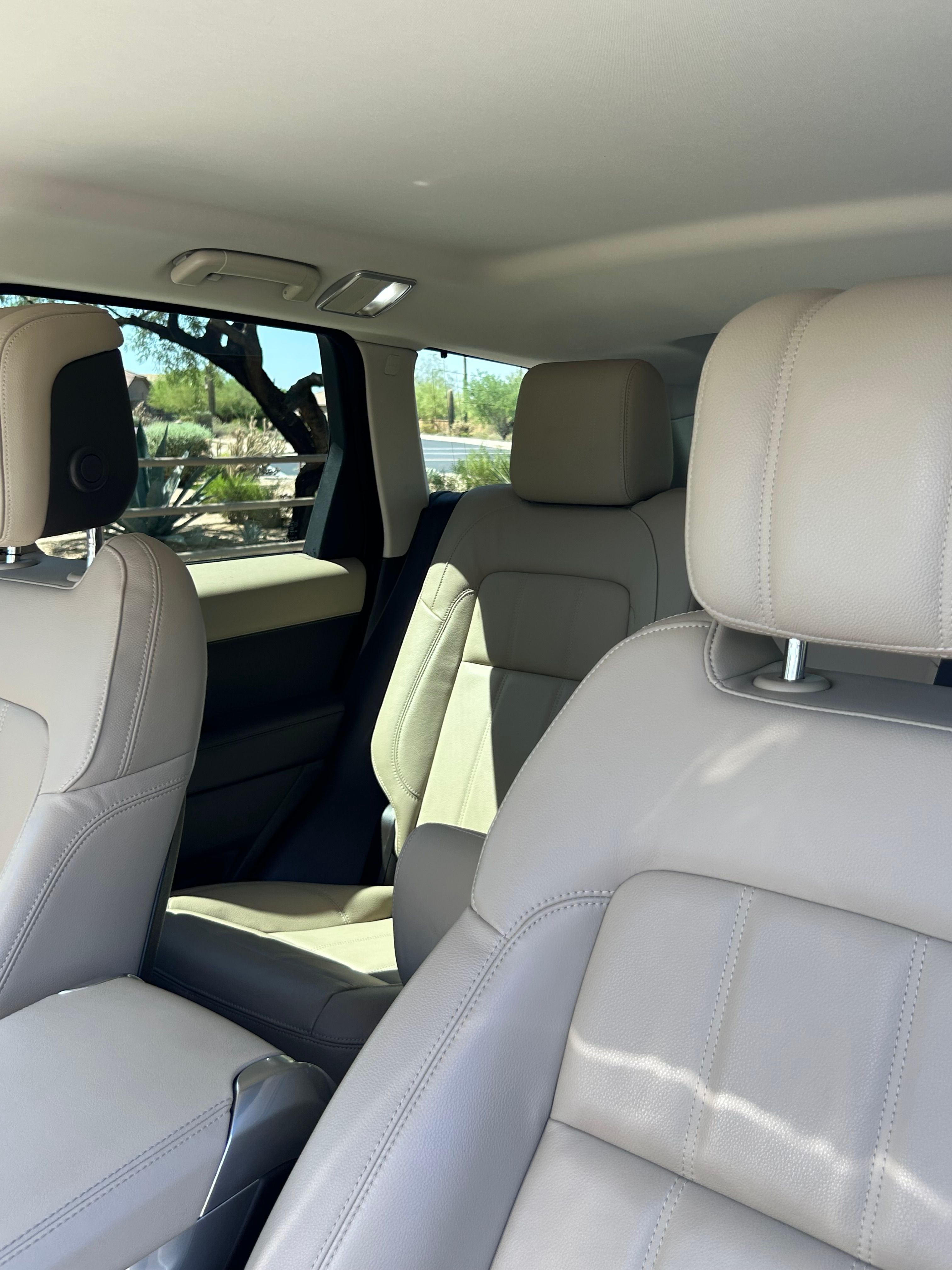 Used 2019 Land Rover Range Rover Sport SE AWD/4WD image 13