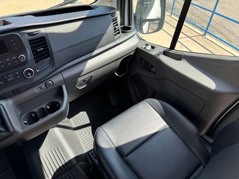 Used 2022 Ford Transit 250 Medium Roof AWD image 11