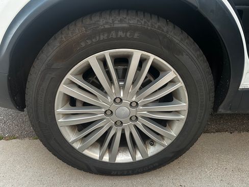 Used 2019 Land Rover Discovery SE AWD/4WD image 19