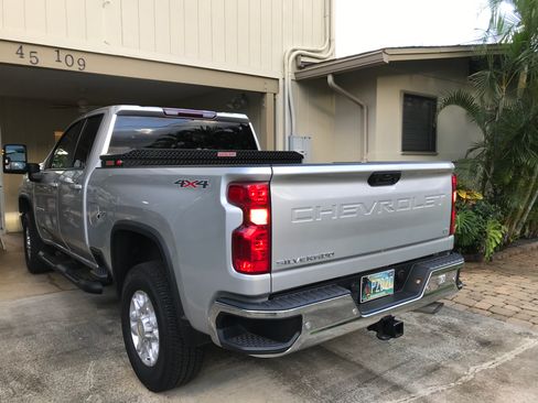 Used 2022 Chevrolet Silverado 2500 LT w/ All Star Edition AWD/4WD image 2