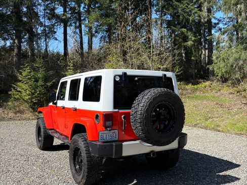 Used 2012 Jeep Wrangler Unlimited Sahara w/ Dual Top Group image 4