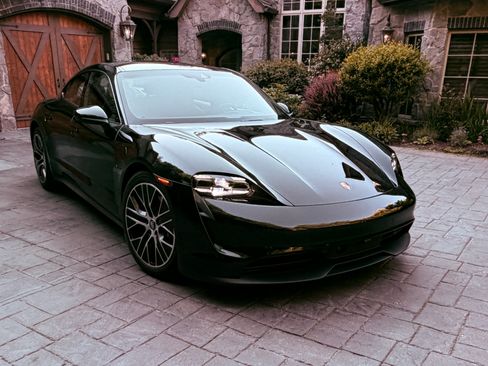 Used 2021 Porsche Taycan RWD image 2