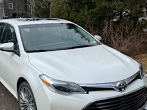 Used 2016 Toyota Avalon Limited image 15