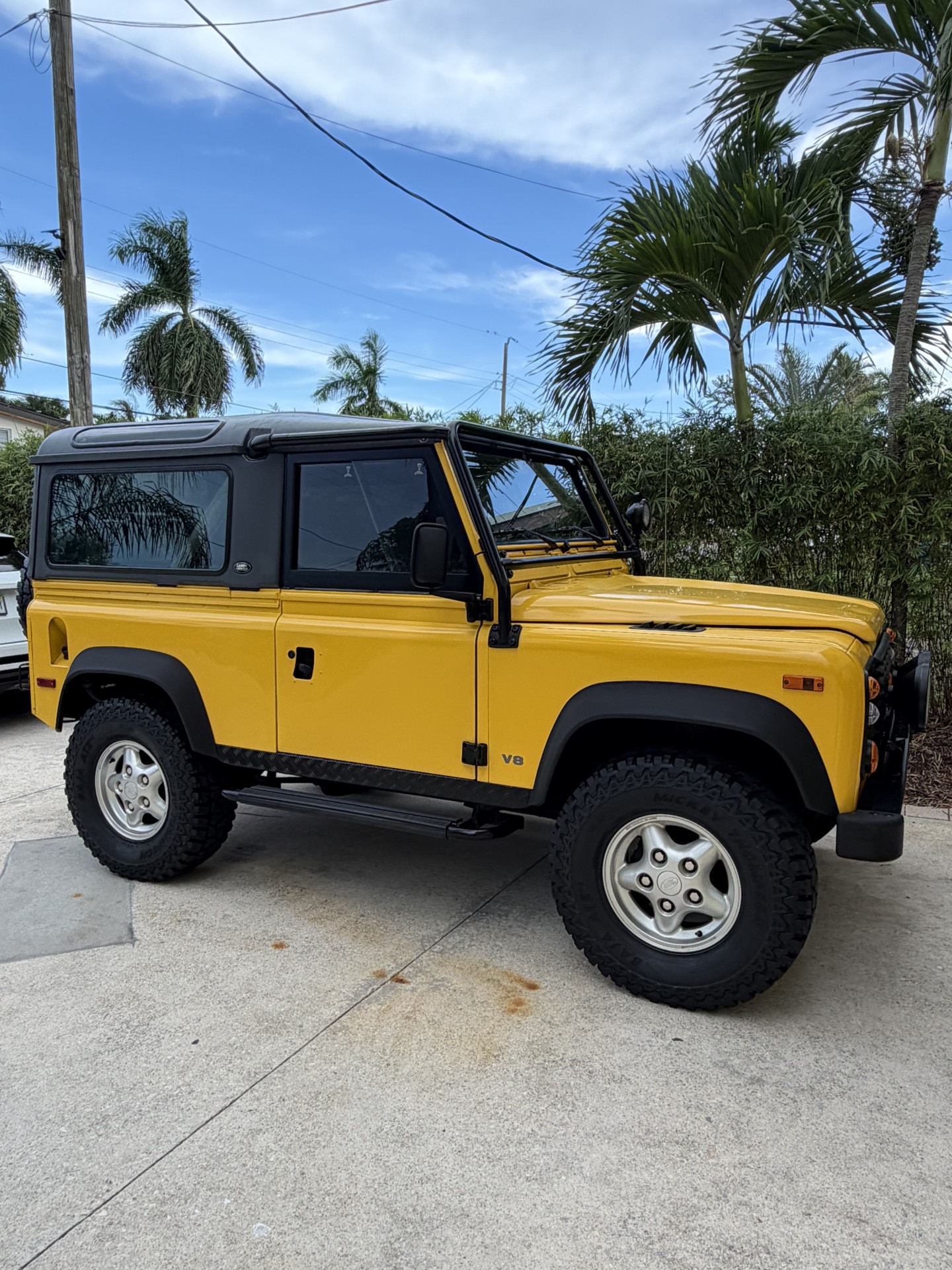 Used 1997 Land Rover Defender 90 AWD/4WD image 1