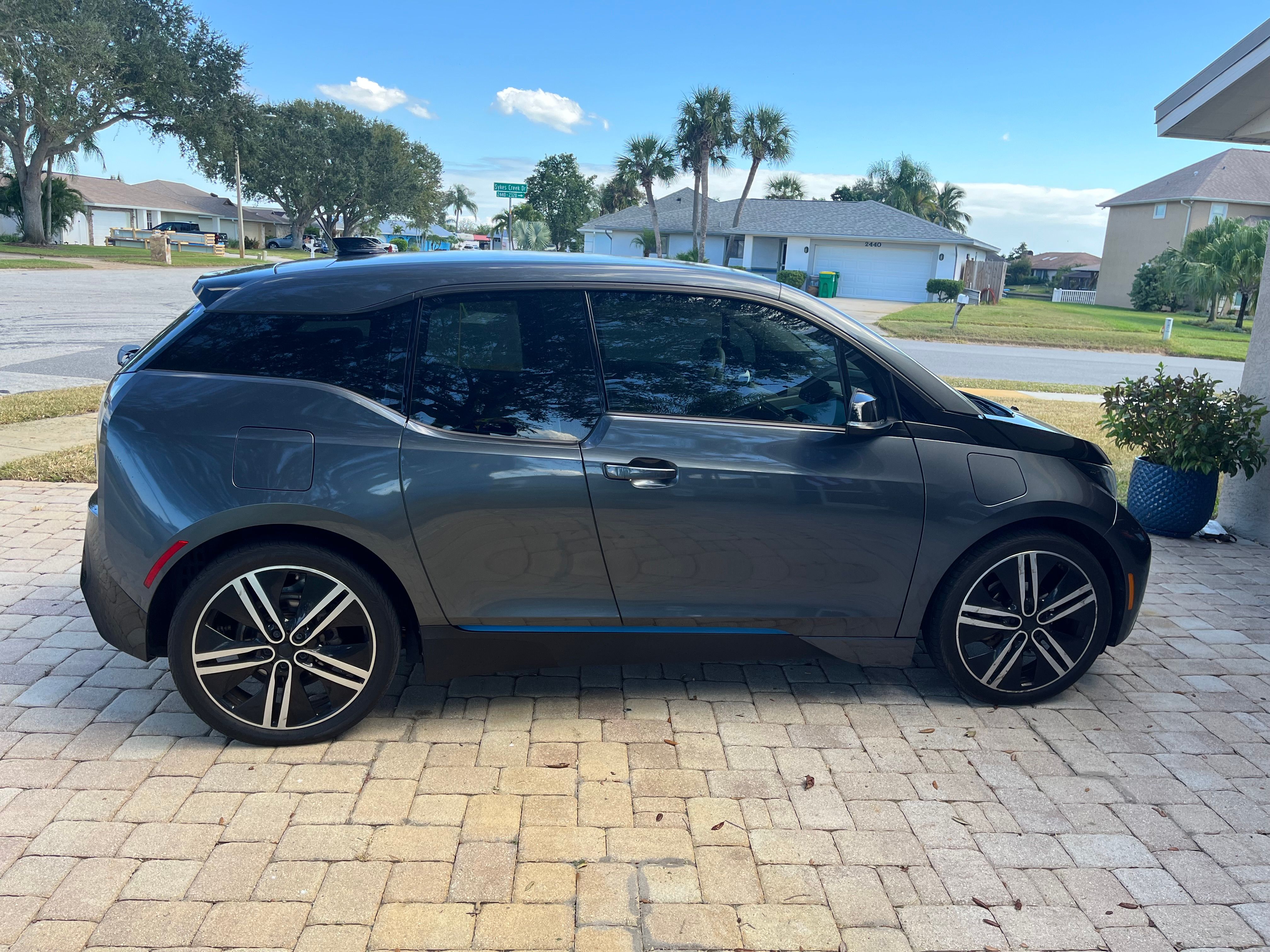 Used 2016 BMW i3 w/ Range Extender RWD image 6