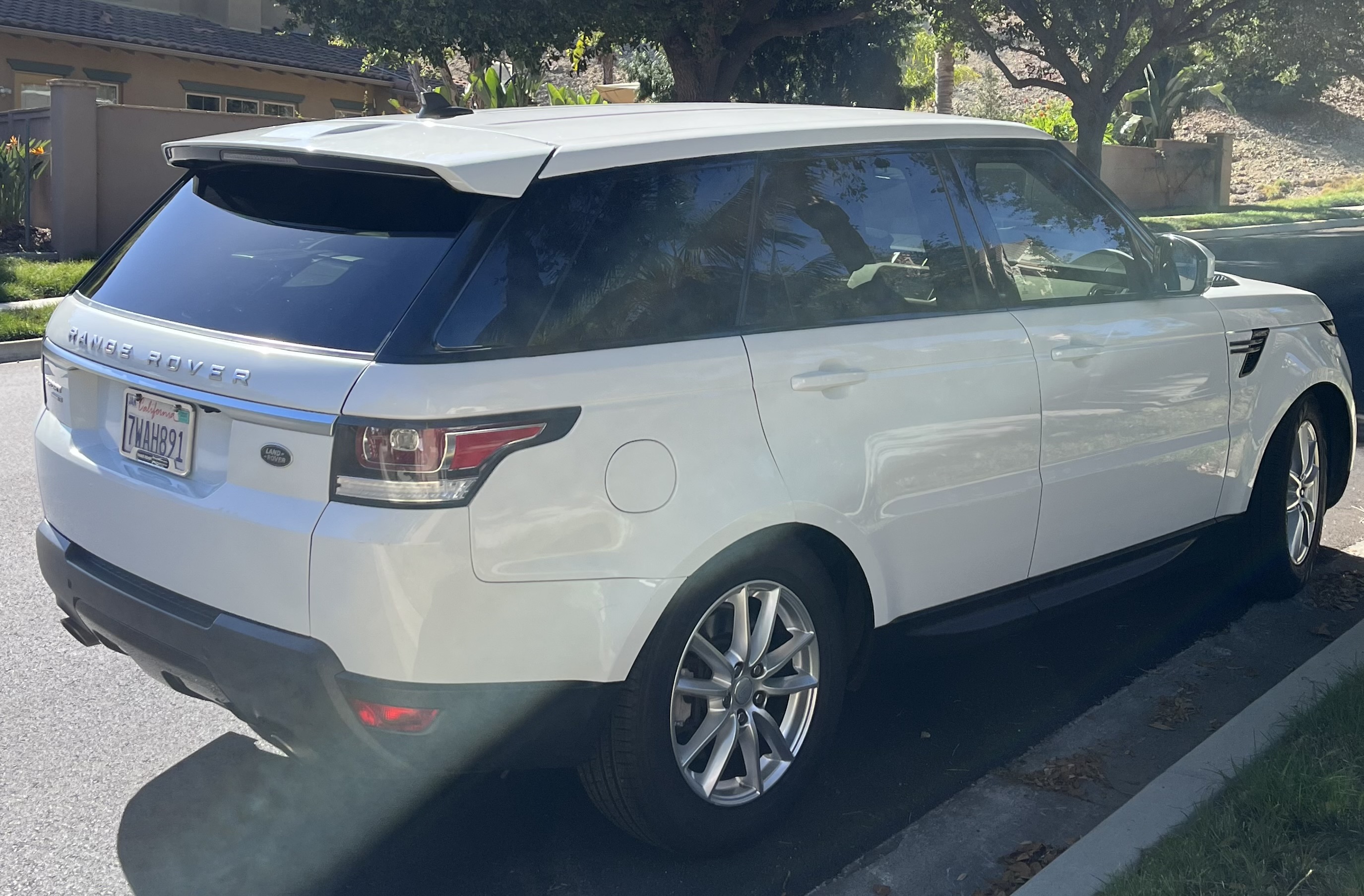 Used 2016 Land Rover Range Rover Sport SE AWD/4WD image 6