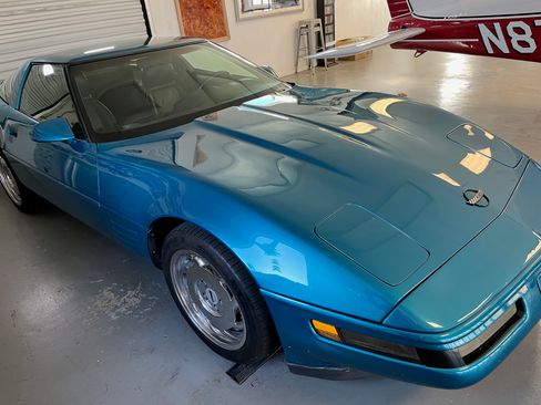 Used 1992 Chevrolet Corvette Coupe image 11