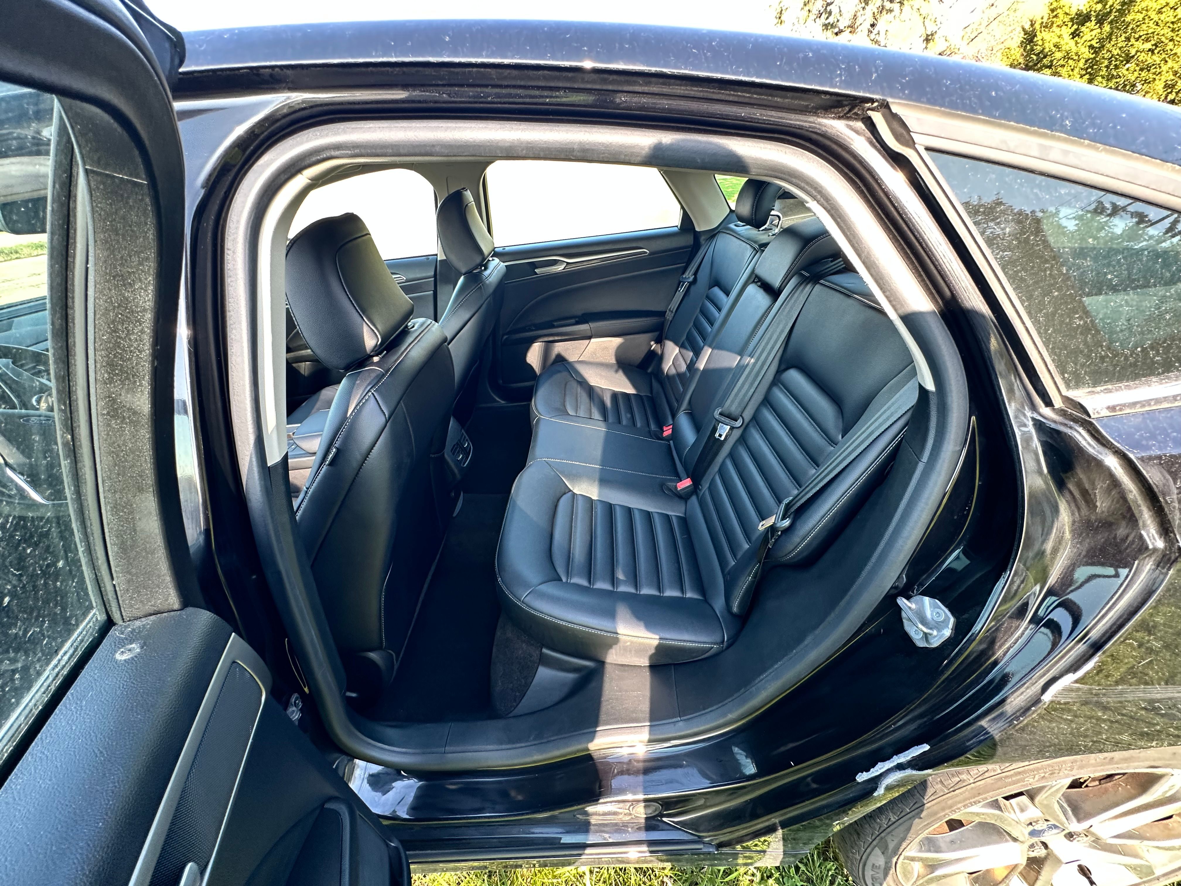 Used 2020 Ford Fusion SEL FWD image 9