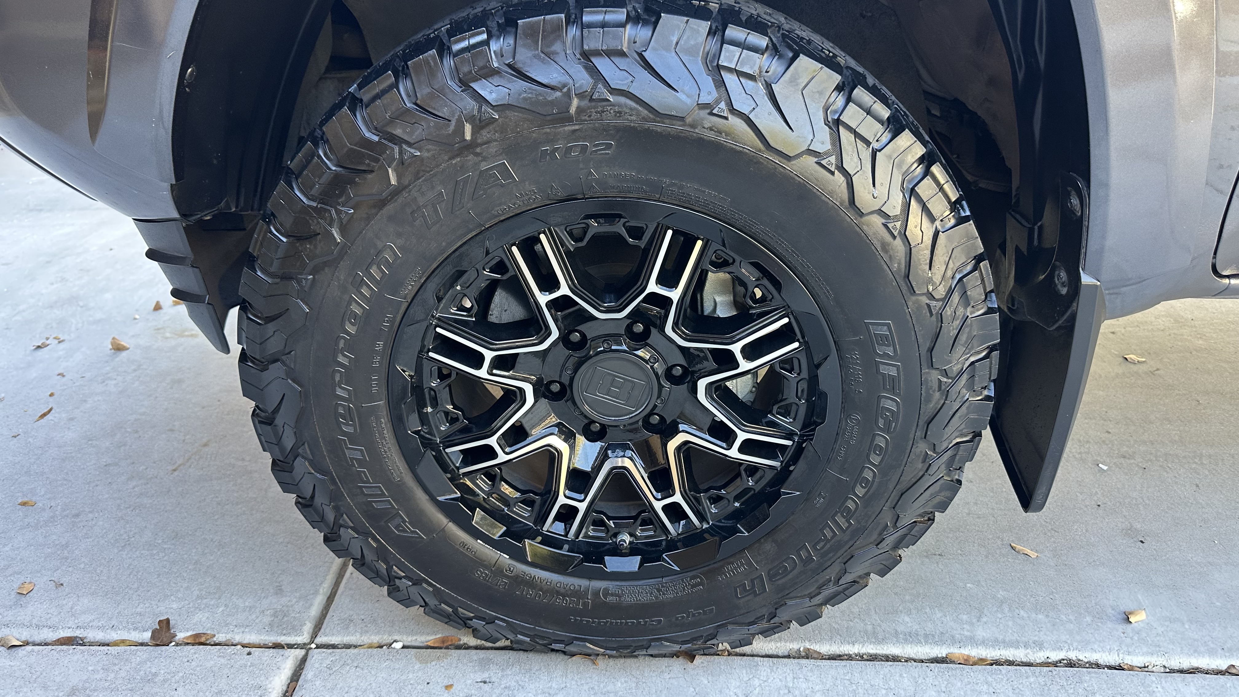 Used 2020 Toyota Tacoma TRD Sport AWD/4WD image 10