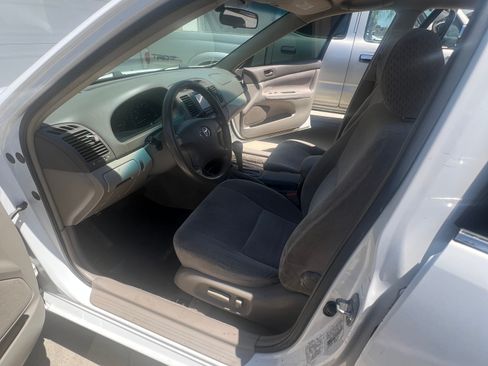 Used 2002 Toyota Camry LE w/ Pkg 1 FWD image 14