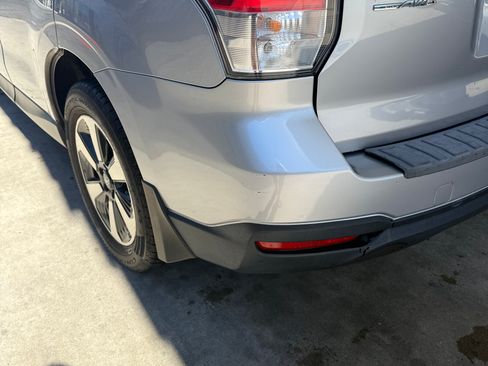 Used 2018 Subaru Forester 2.5i Limited AWD/4WD image 8