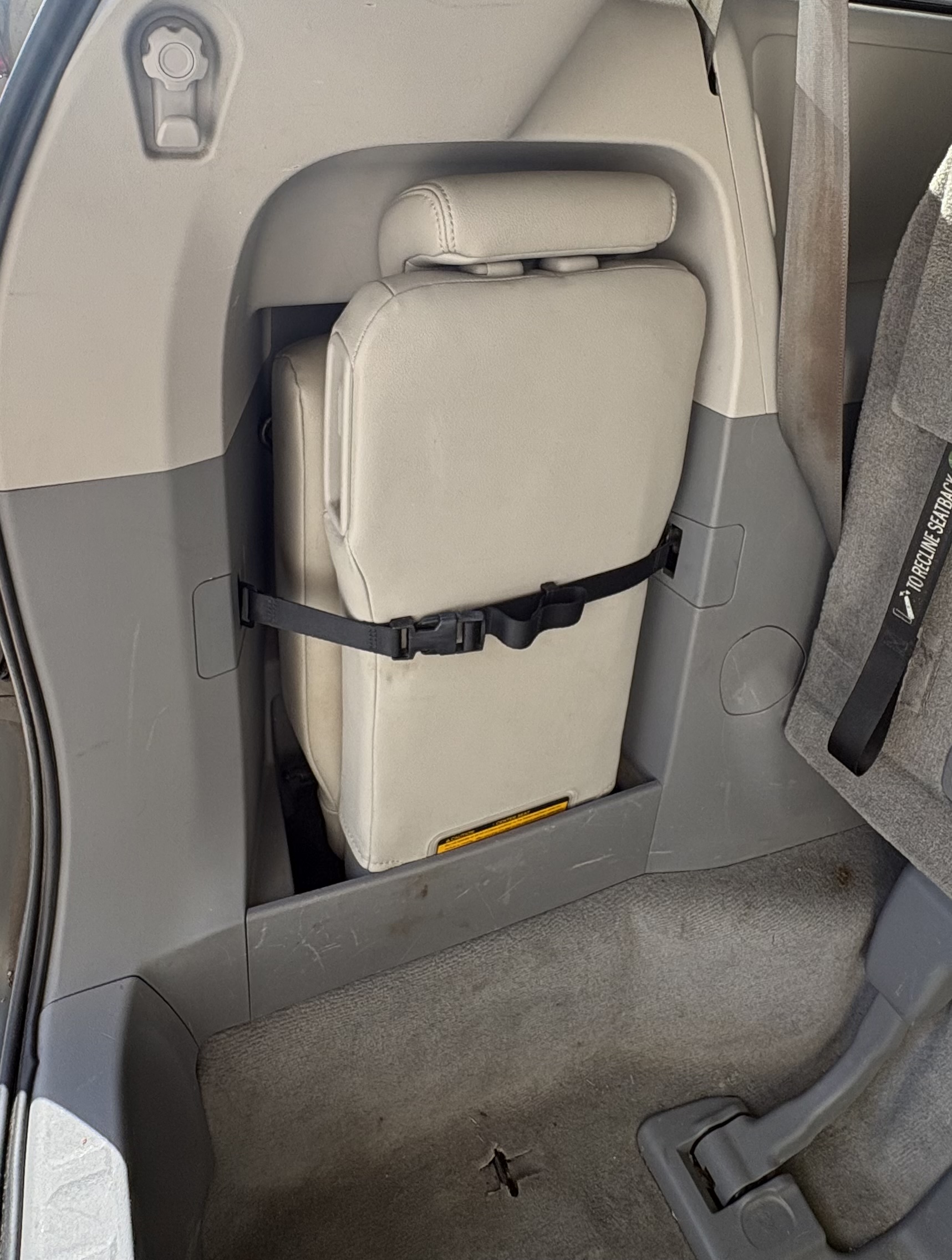 Used 2011 Toyota Sienna XLE FWD image 17