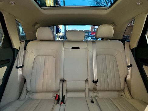 Used 2020 Audi Q5 2.0T Premium Plus w/ Premium Plus Package AWD/4WD image 18