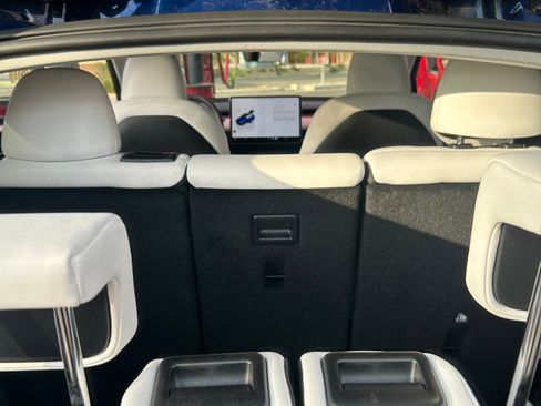 Used 2024 Tesla Model Y Long Range image 14