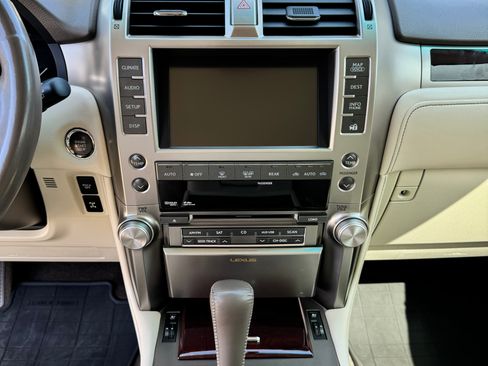 Used 2011 Lexus GX 460 image 13