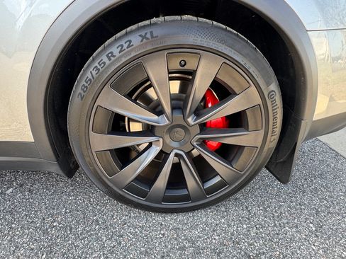 Used 2024 Tesla Model X Plaid image 8