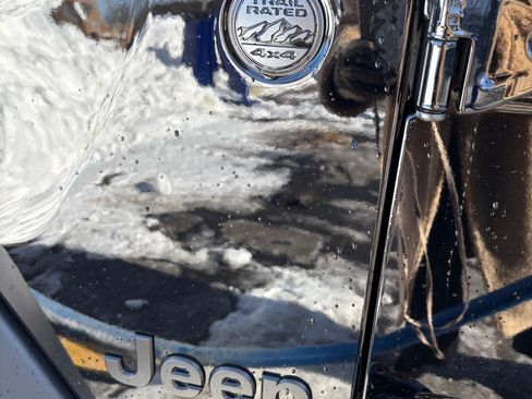 Used 2025 Jeep Wrangler Unlimited Sport image 2