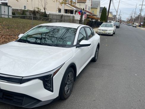 Used 2025 Kia K4 image 9