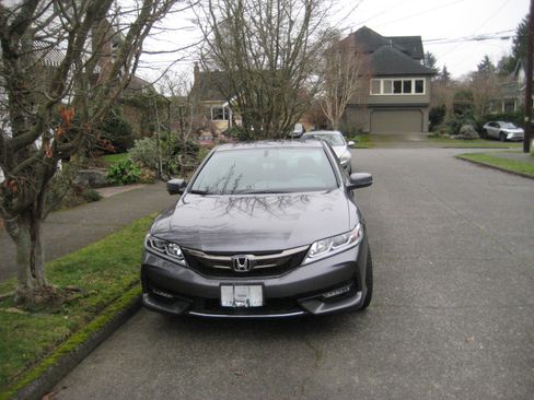 Used 2017 Honda Accord EX-L image 2