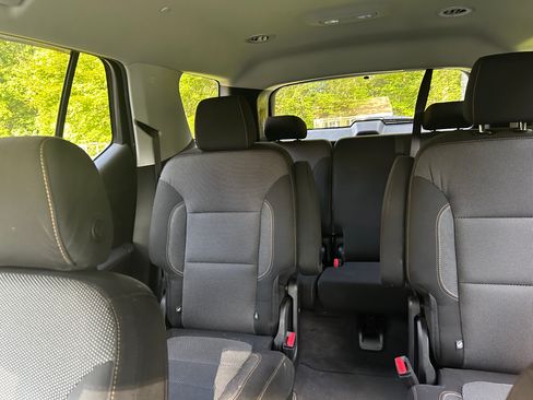 Used 2019 Chevrolet Traverse LT image 6