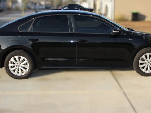 Used 2015 Volkswagen Passat 1.8T Wolfsburg Edition image 4