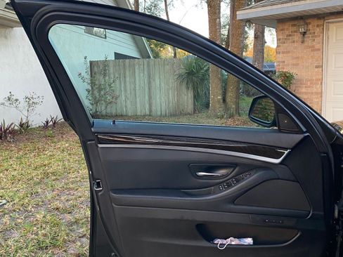 Used 2011 BMW 528i Sedan image 17