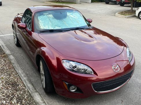 Used 2010 MAZDA MX-5 Miata Touring w/ Suspension Pkg image 2