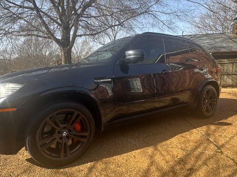 Used 2011 BMW X5 M image 1