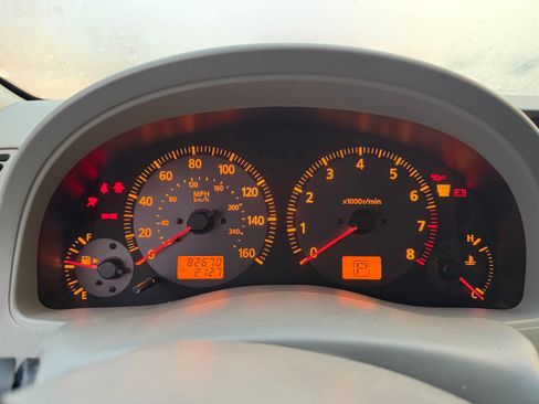 Used 2004 INFINITI G35 Coupe w/ Premium Pkg image 9