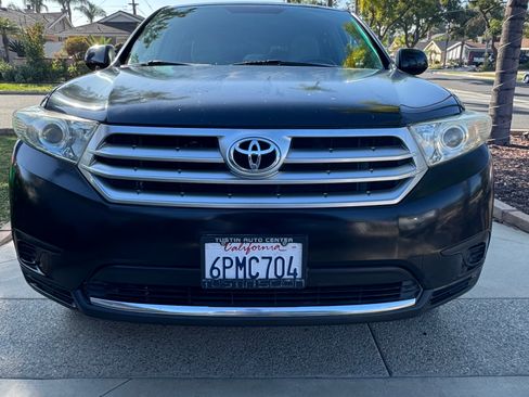 Used 2011 Toyota Highlander 2WD image 1