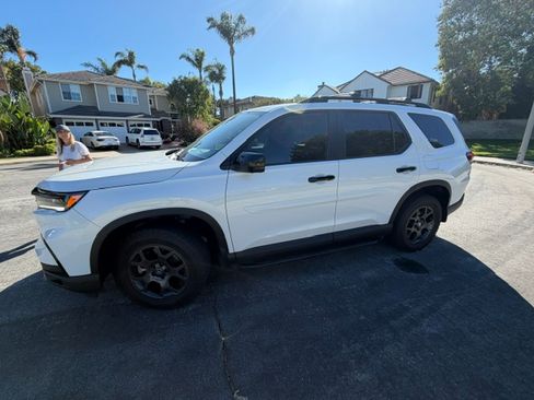 Used 2023 Honda Pilot TrailSport image 15