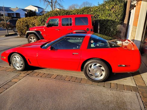 Used 1996 Chevrolet Corvette Coupe image 4