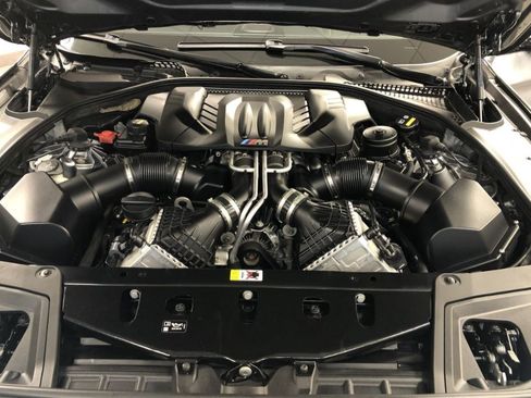 Used 2016 BMW M5 image 8