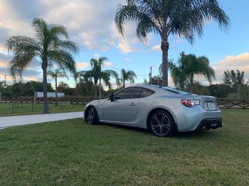 Used 2013 Scion FR-S 10 Series RWD image 2