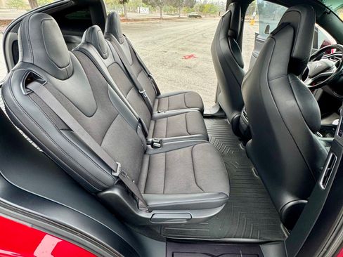 Used 2017 Tesla Model X 75D image 11