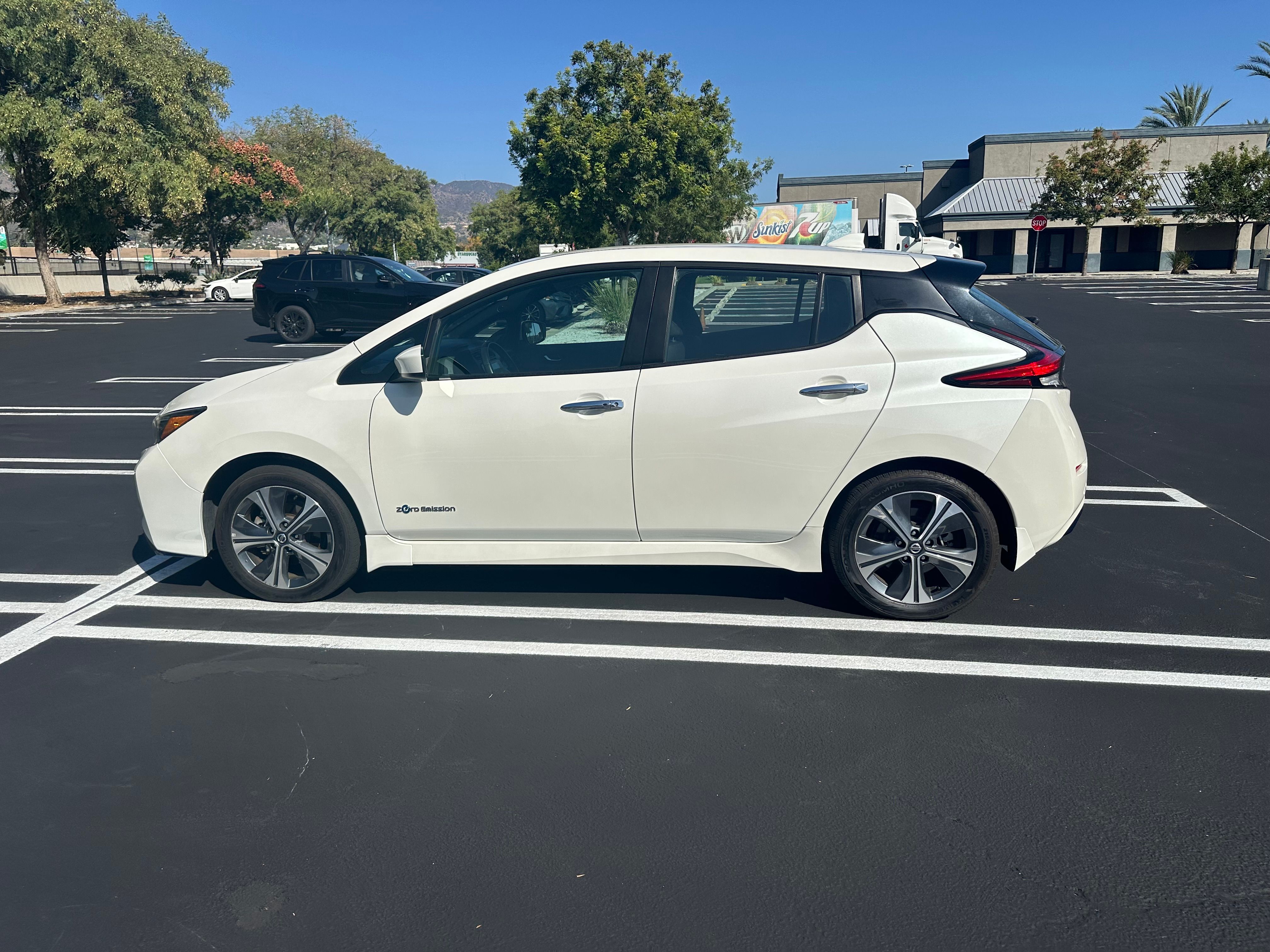 Used 2019 Nissan Leaf SV Plus w/ SV All Weather Package FWD image 4