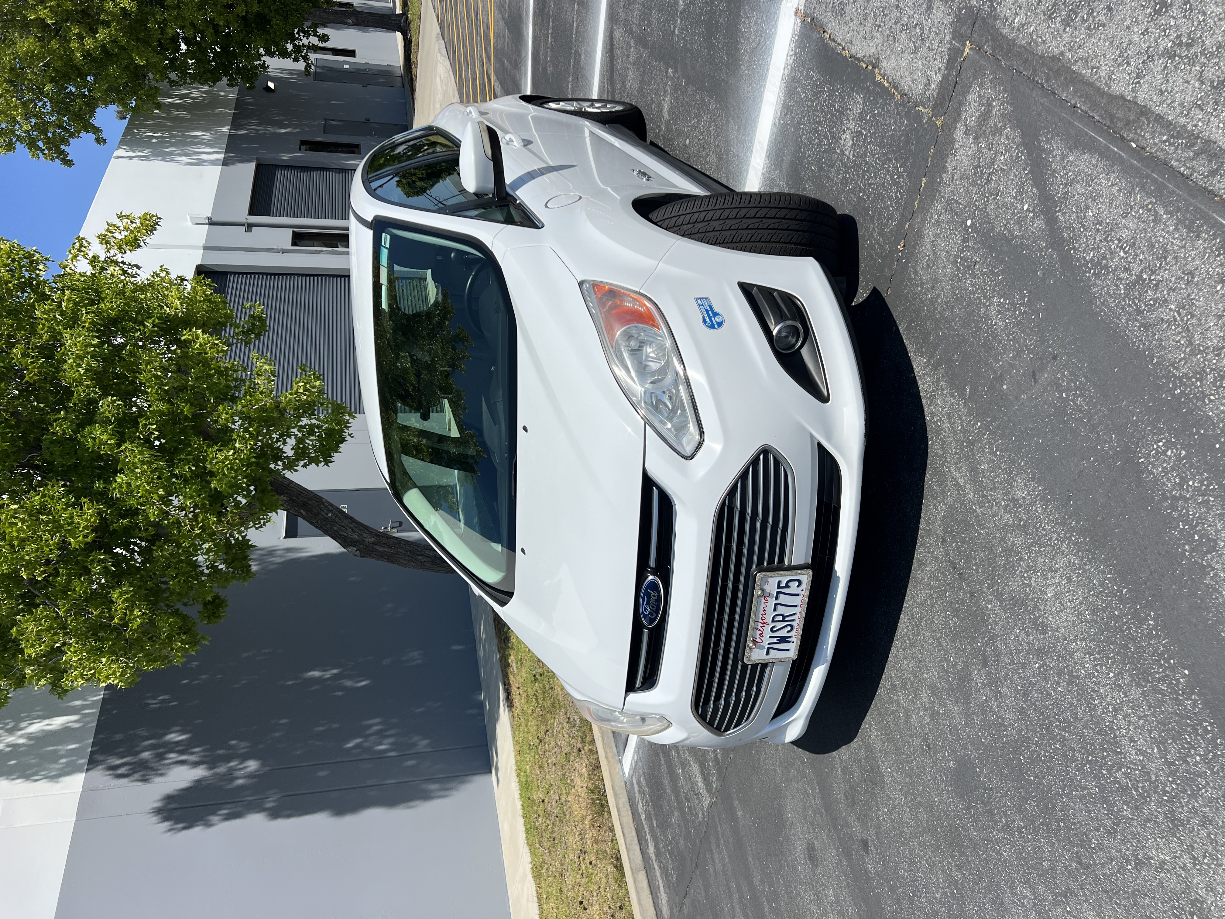 Used 2014 Ford C-MAX Energi SEL w/ Equipment Group 301A FWD image 2