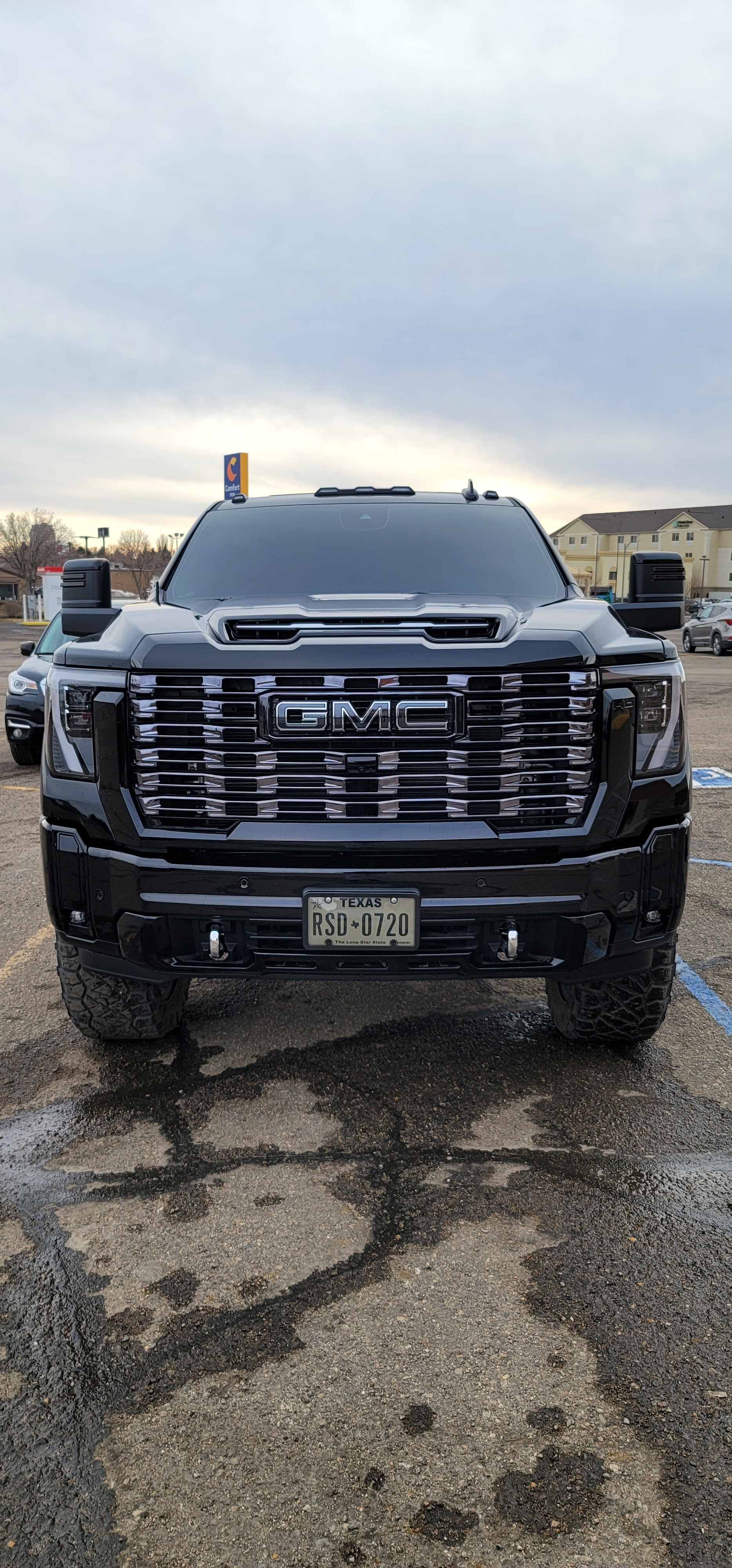 Used 2026 GMC Sierra 2500 Denali Ultimate w/ Max Trailering Package AWD/4WD image 2