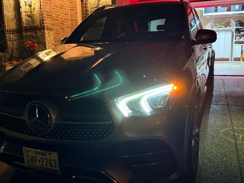 Used 2020 Mercedes-Benz GLE 350 350 Sport Utility 4D image 9