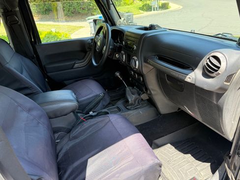 Used 2013 Jeep Wrangler Sport image 10