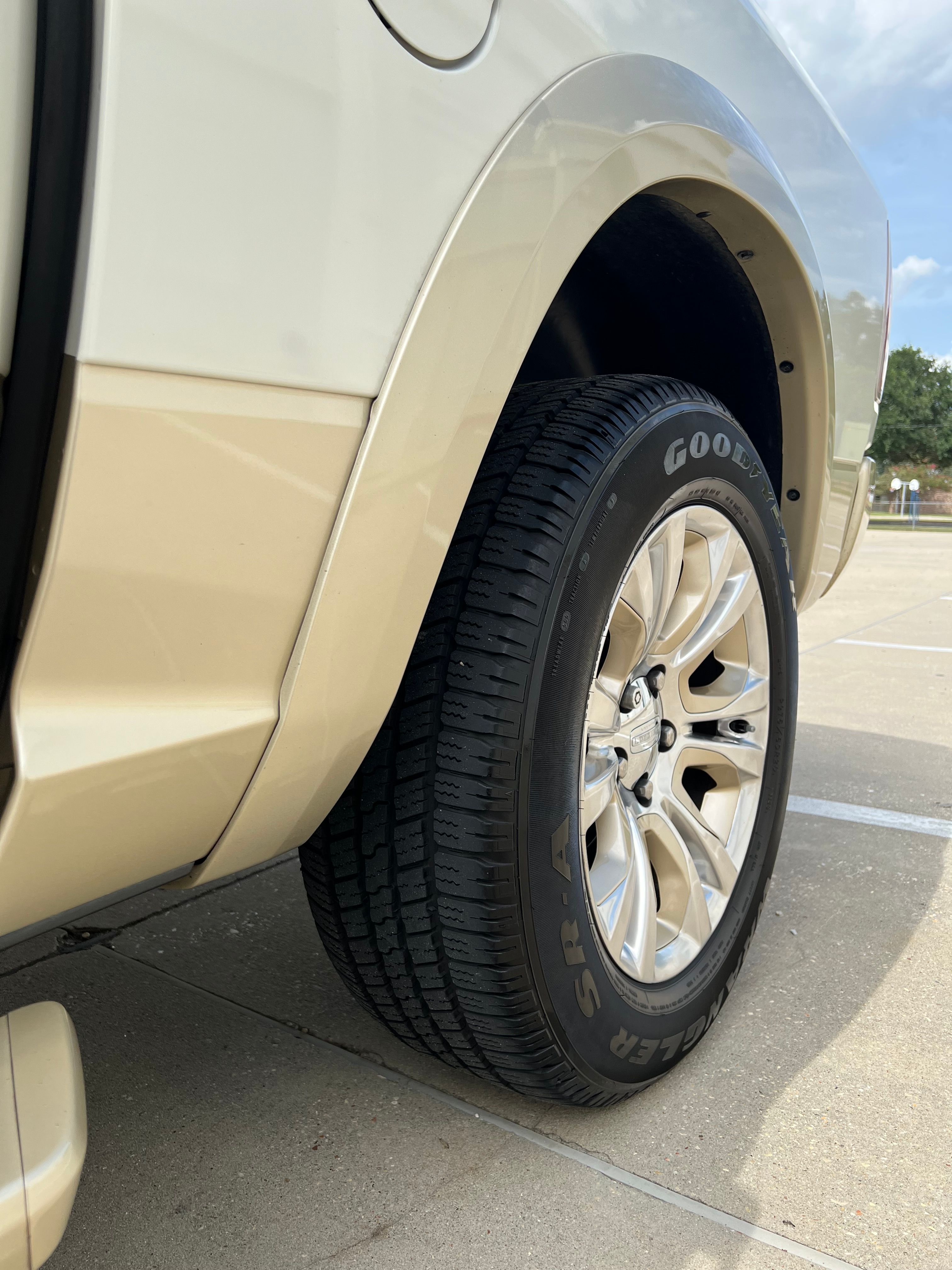 Used 2016 RAM 1500 Laramie Longhorn w/ Convenience Group AWD/4WD image 24